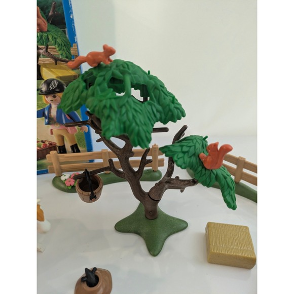 Playmobil Country Horse Paddock 5227 Playset Horses Fencing Squirrels Boxed 2012 - Picture 5 of 14